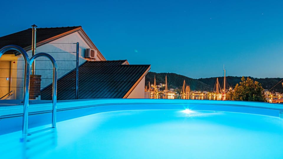 Pool view, Swimming pool, Swimming pool