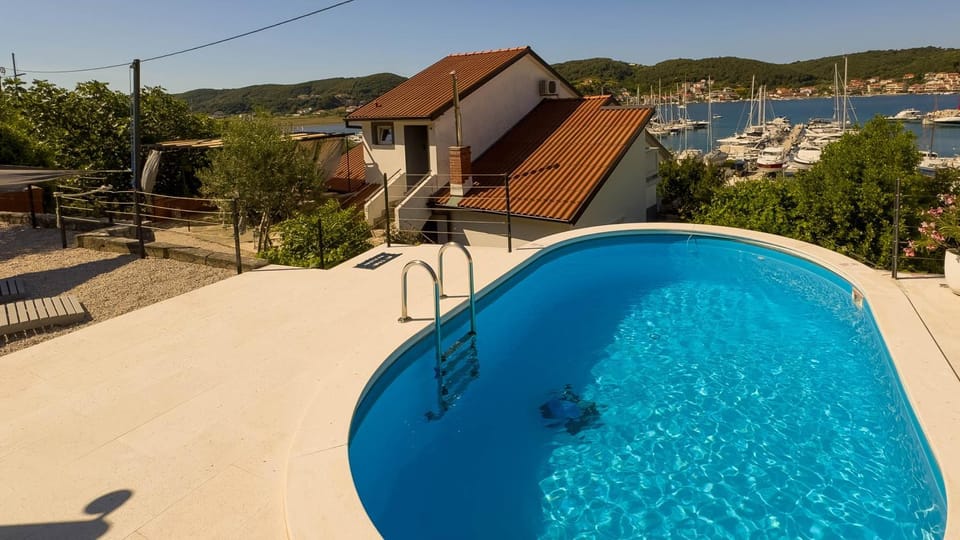 Garden view, Landmark view, Pool view, Sea view, Swimming pool