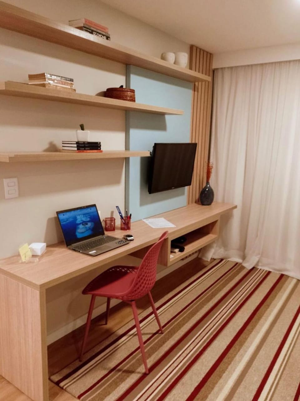 Communal lounge/ TV room, Living room, hair dresser