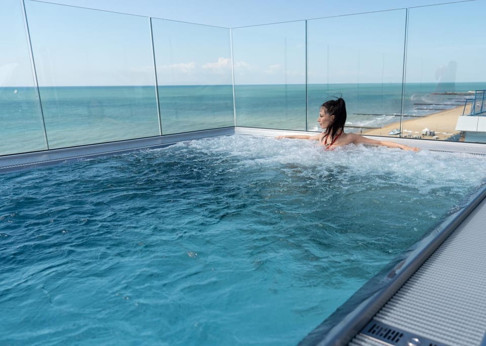 Pool view, Swimming pool