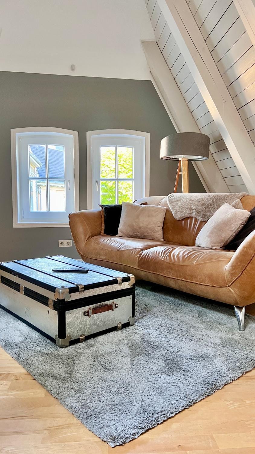 Living room, Photo of the whole room, Seating area