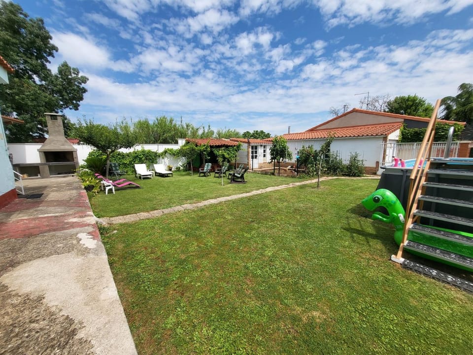 Garden, Swimming pool