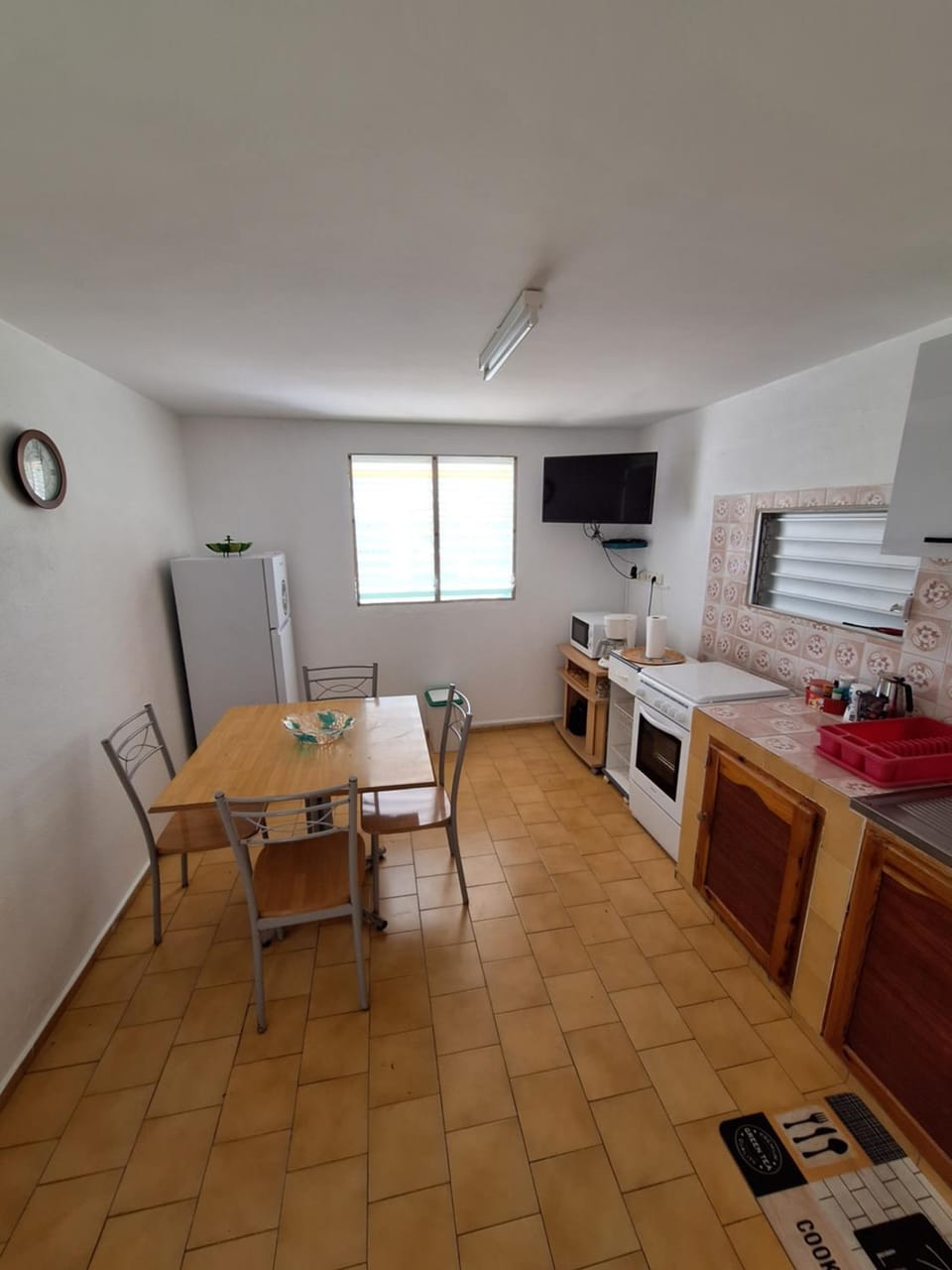 Kitchen or kitchenette, kitchen