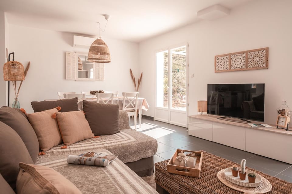 TV and multimedia, Seating area