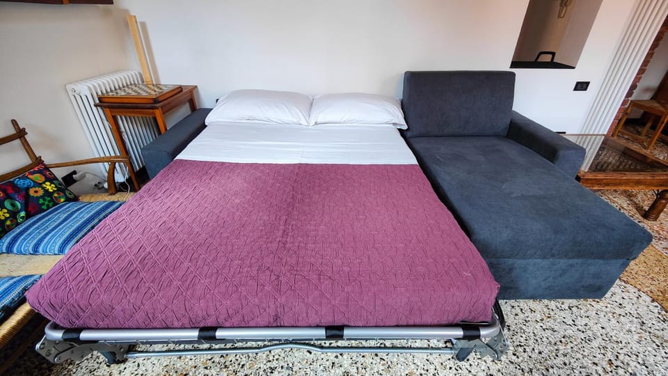 Bed, Living room, Seating area