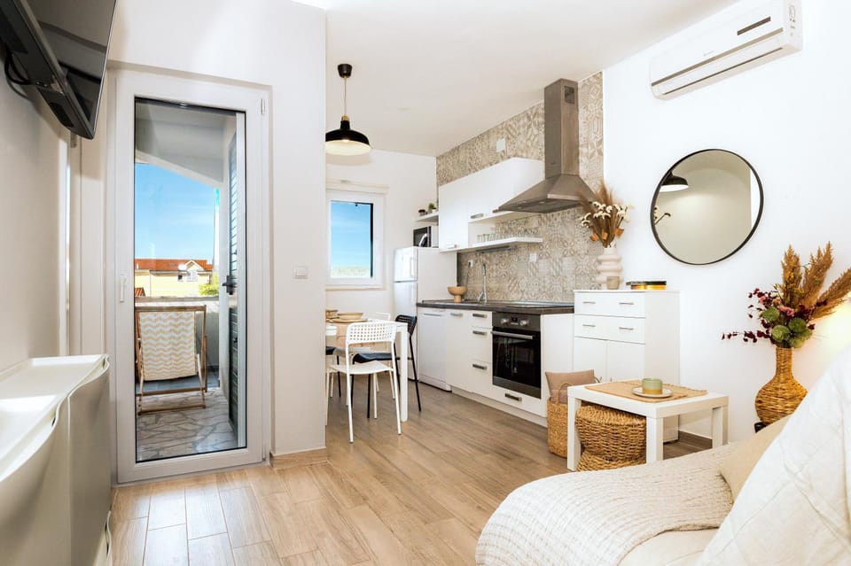 Balcony/Terrace, Living room, Dining area, Sea view