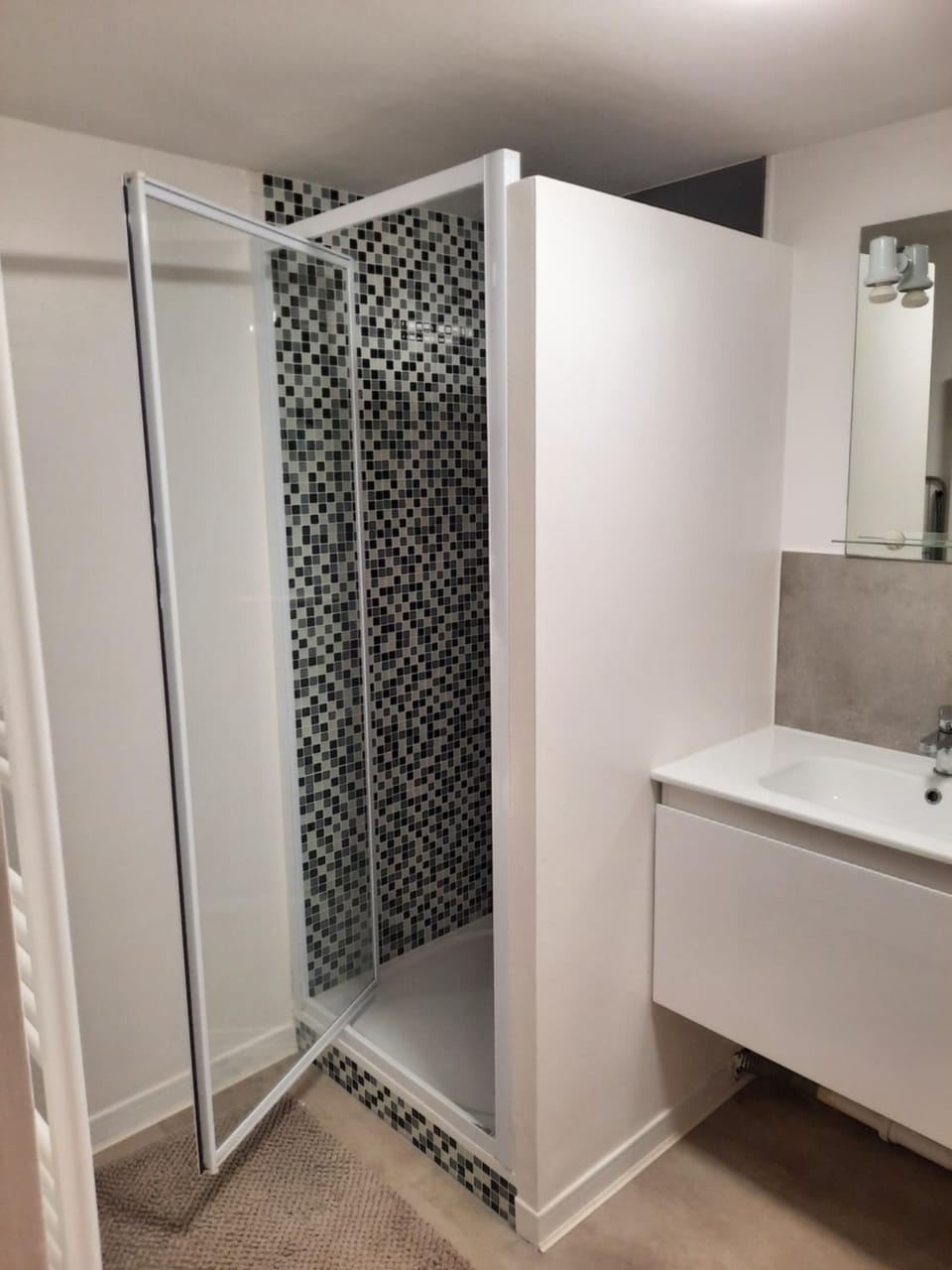 Shower, Bathroom