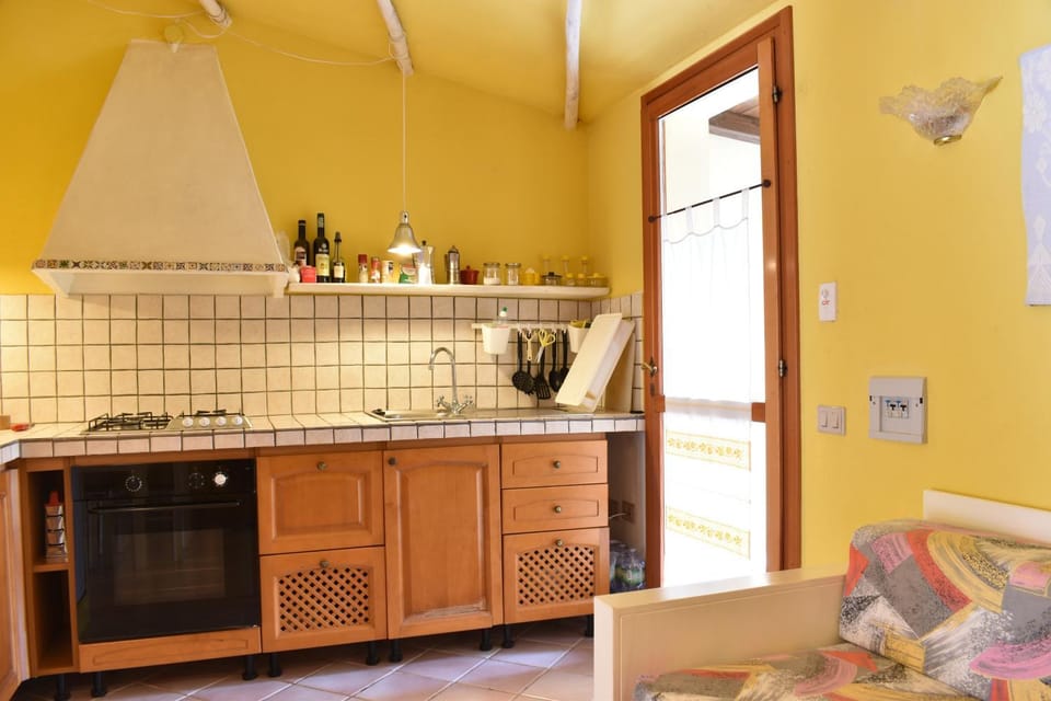 Kitchen or kitchenette, kitchen