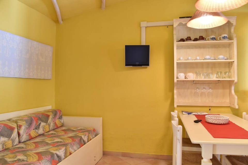 TV and multimedia, Living room, Decorative detail, Dining area, hair dresser