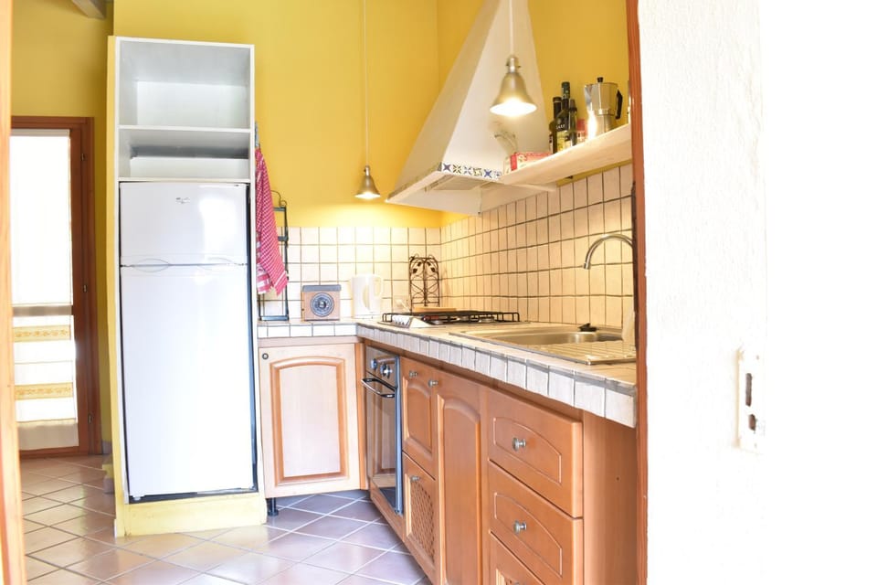 Kitchen or kitchenette, kitchen