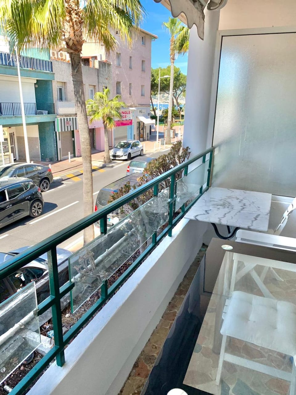 Charmant studio juan les pins: 30 mètres de la mer Apartment in Antibes