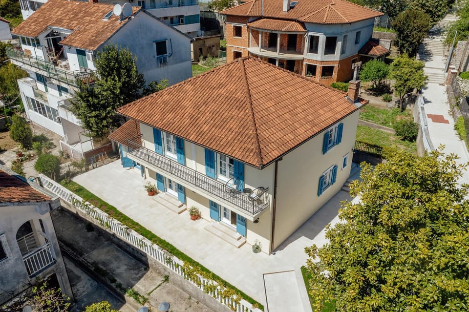 Property building, Bird's eye view, Summer, Garden