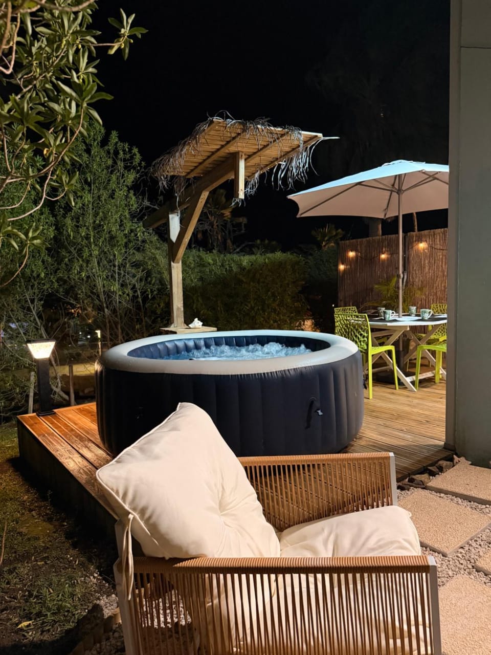 Patio, Natural landscape, Garden, Hot Tub