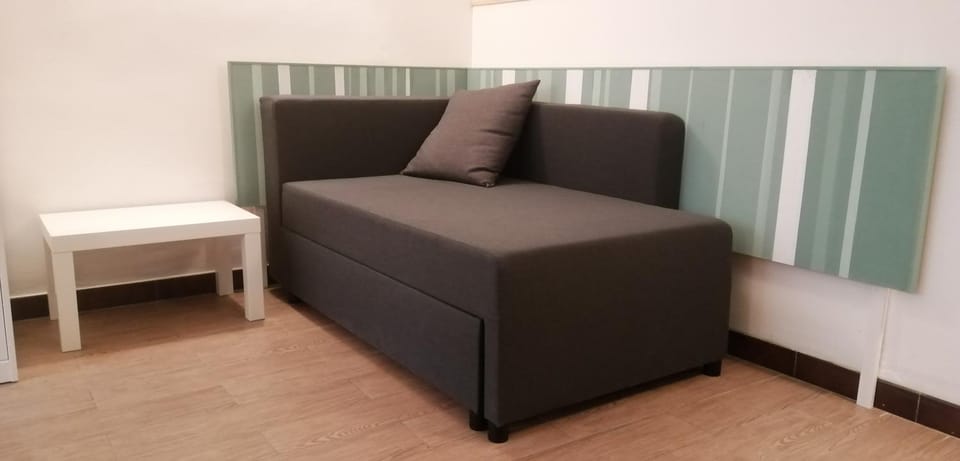 Bed, Living room