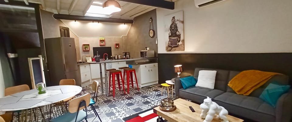 Kitchen or kitchenette, Living room, Dining area