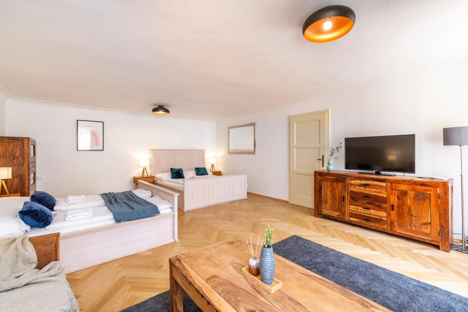Living room, Photo of the whole room