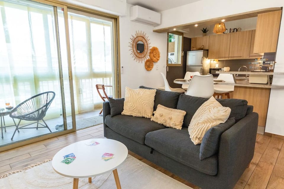 Le Pied Dans L'eau - Parking - Seaside - Hipprodrome Apartment in Cagnes-sur-Mer