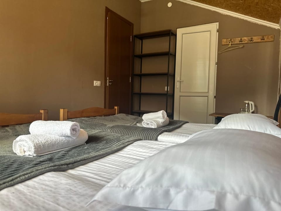 Bed, Bedroom, towels, wardrobe