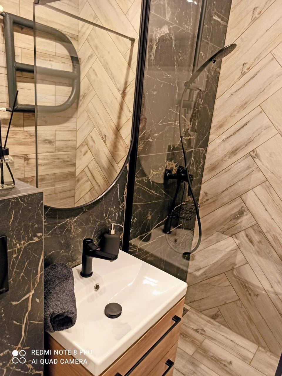 Shower, Bathroom, towels