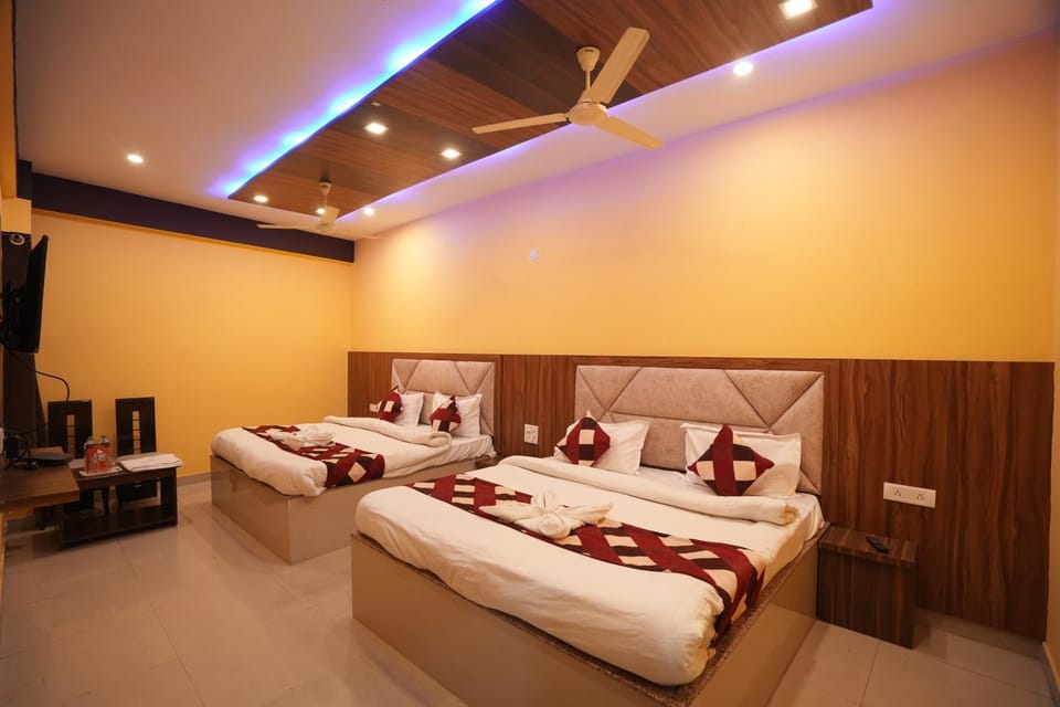 View (from property/room), Bedroom, fireplace, air conditioner