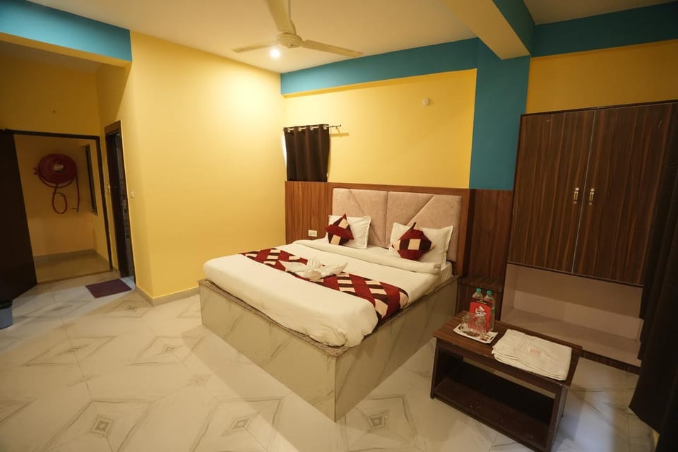 Bathroom, TV and multimedia, fireplace, air conditioner