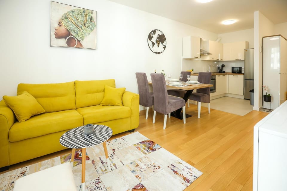 Living room, Seating area, Dining area