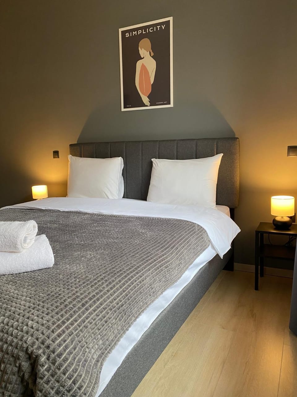 Bed, Photo of the whole room, Bedroom, towels