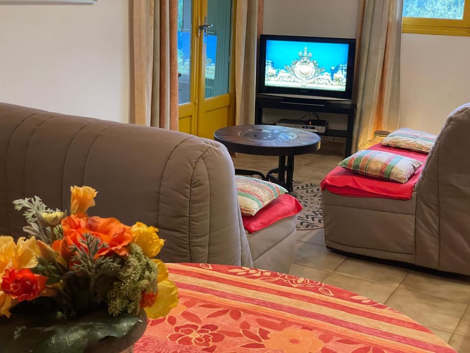 Property building, Living room