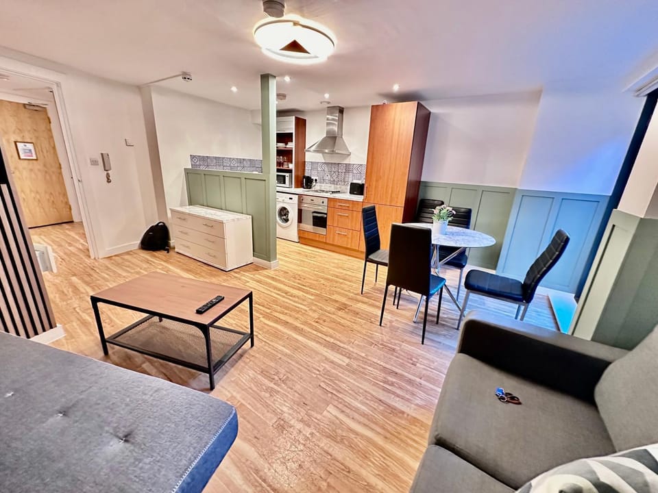 Dining area, kitchen