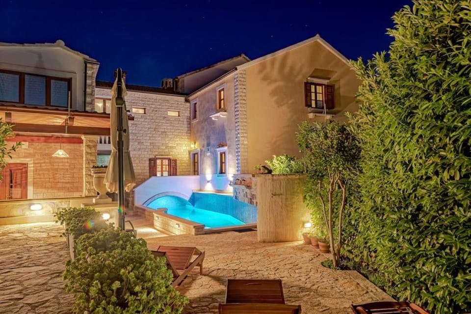 Property building, Night, Garden, Balcony/Terrace, Swimming pool