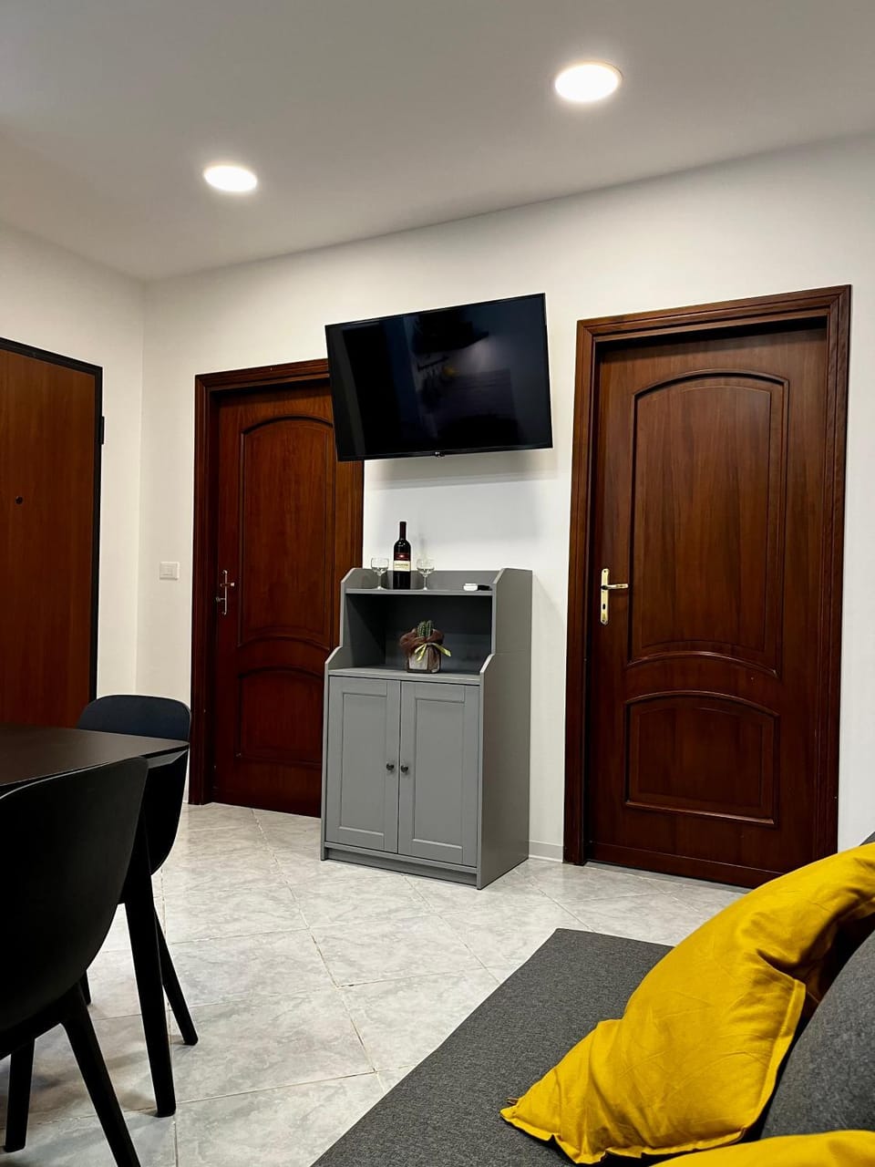 Communal lounge/ TV room, TV and multimedia, Living room, Seating area, Dining area, Evening entertainment