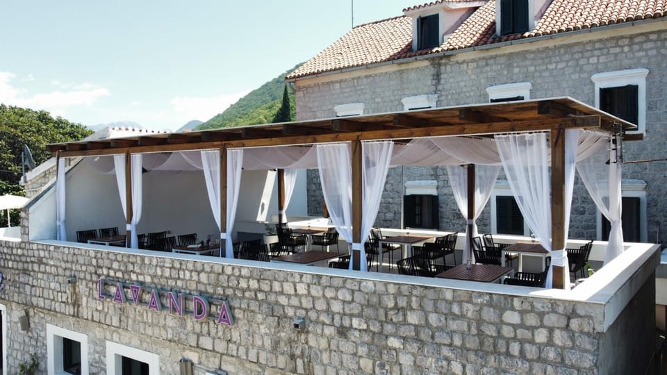 Property building, Restaurant/places to eat, Day, Natural landscape