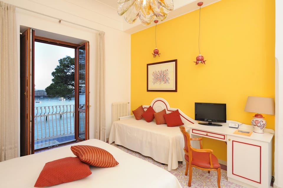 View (from property/room), Balcony/Terrace, Sea view