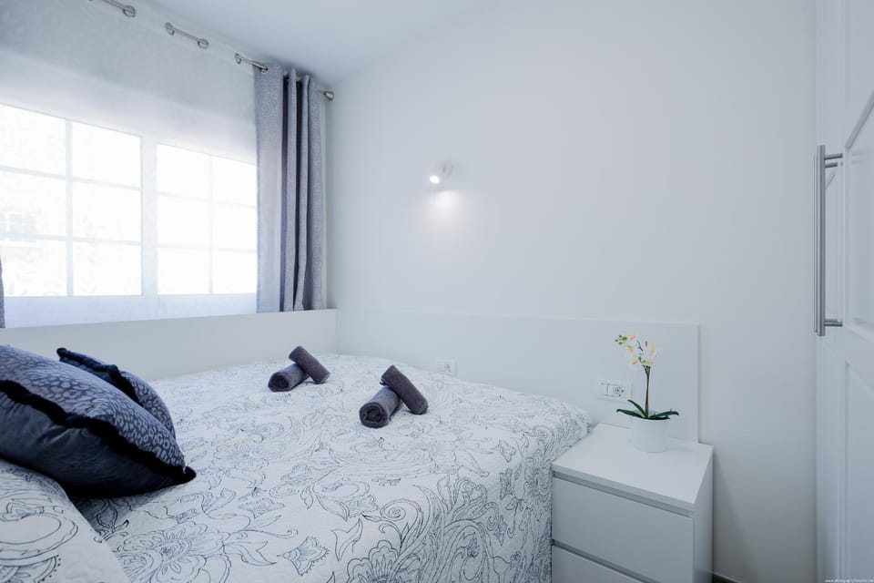 Bedroom, bunk bed