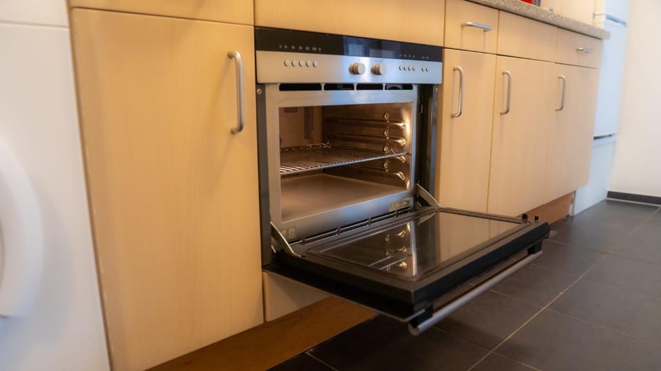 Kitchen or kitchenette, Communal kitchen