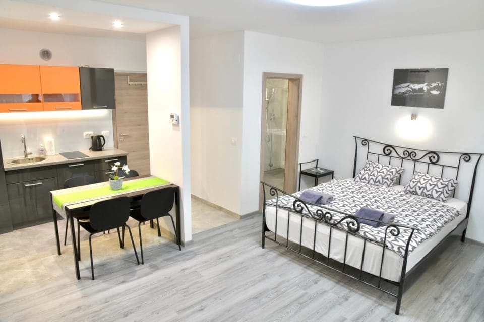 Living room, Bedroom, kitchen