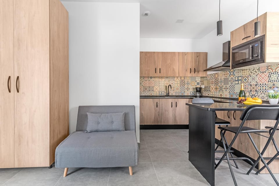 Kitchen or kitchenette, Dining area, wardrobe