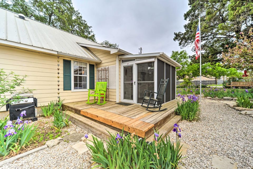 Cozy Canyon Lake Abode Less Than 1 Mi to Boat Ramp! House in Canyon Lake