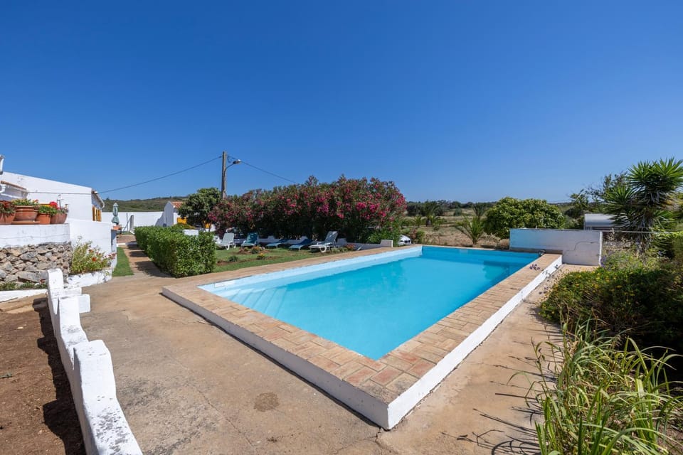 Casa Terra House in Luz