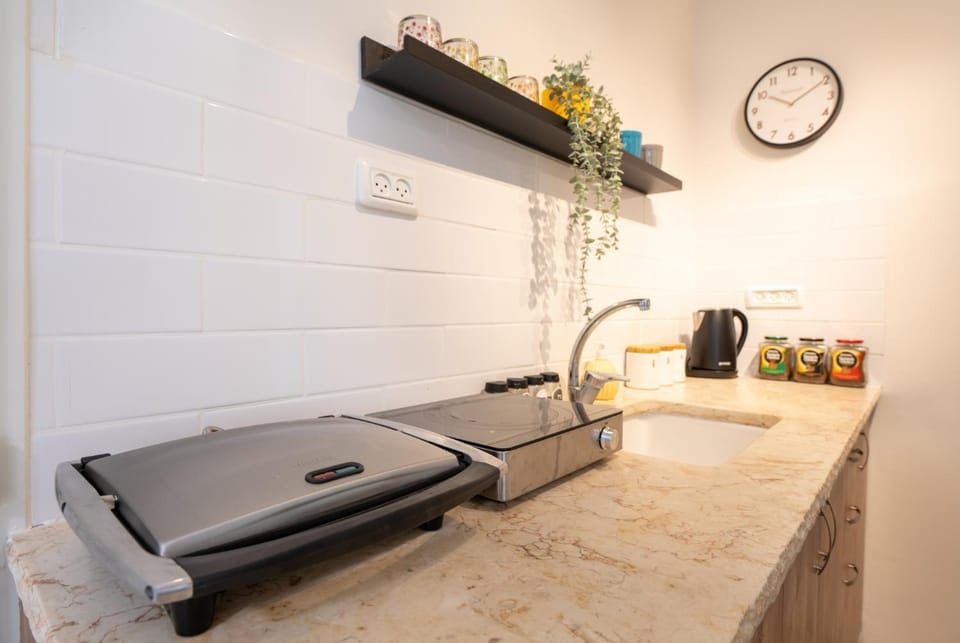 Coffee/tea facilities, Kitchen or kitchenette