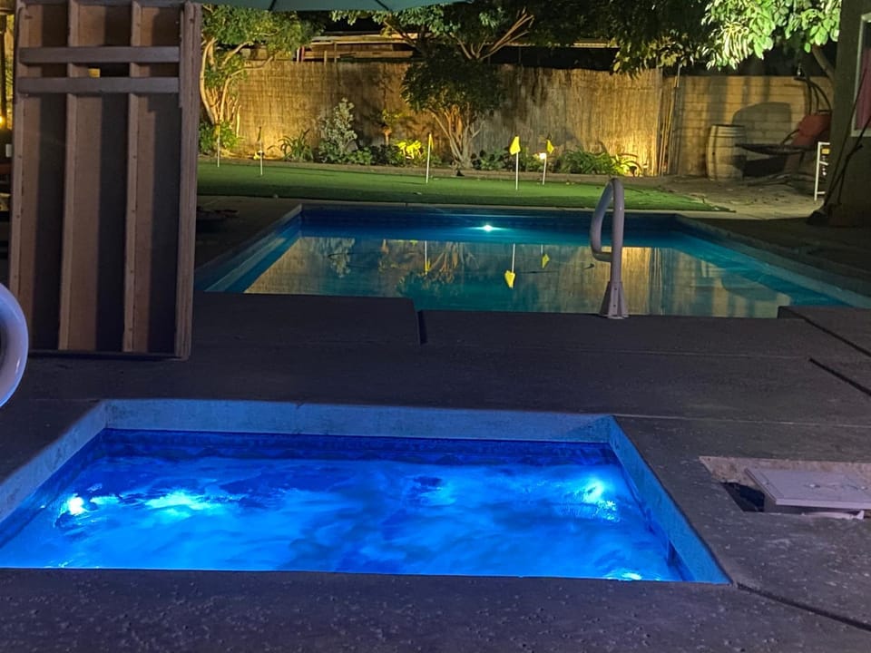 Tropical Tommy Bahama family retreat House in Riverside