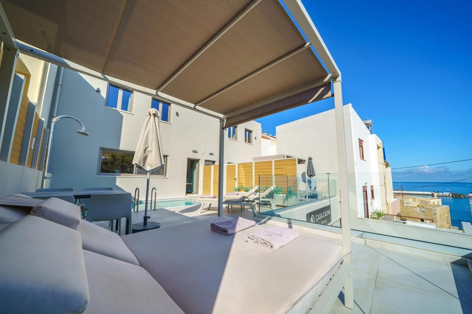 View (from property/room), Sea view, Swimming pool