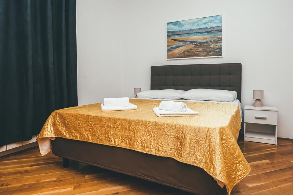 Bed, Bedroom
