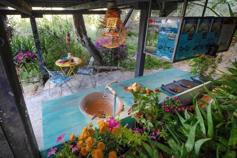 Kitchen or kitchenette, Dining area, Garden view