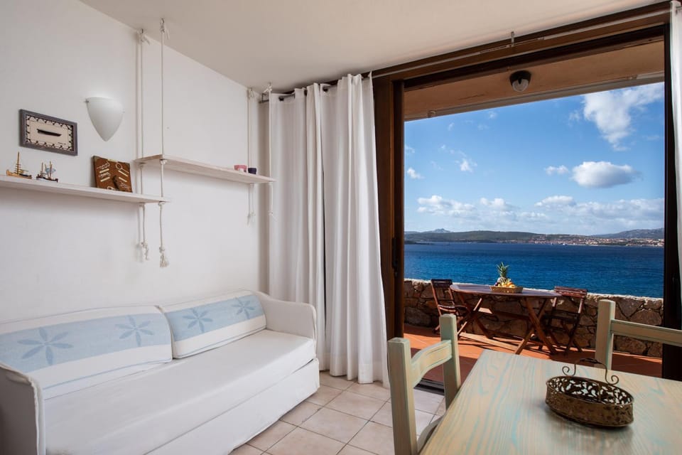 Living room, Sea view