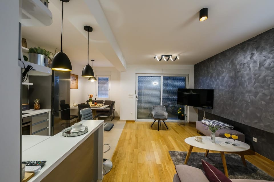 Kitchen or kitchenette, Living room, Dining area