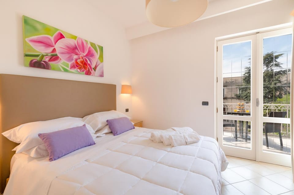 Bed, View (from property/room), Balcony/Terrace, Photo of the whole room, Bedroom, towels