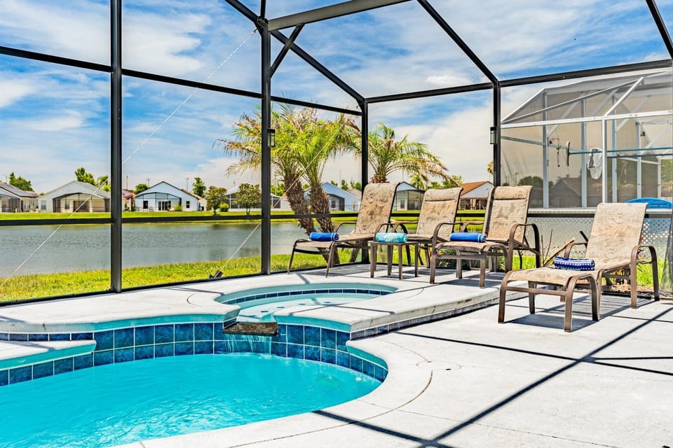 Hot Tub, Swimming pool