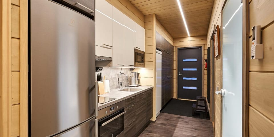 Kitchen or kitchenette, dishwasher, microwave, oven, pet friendly, stove