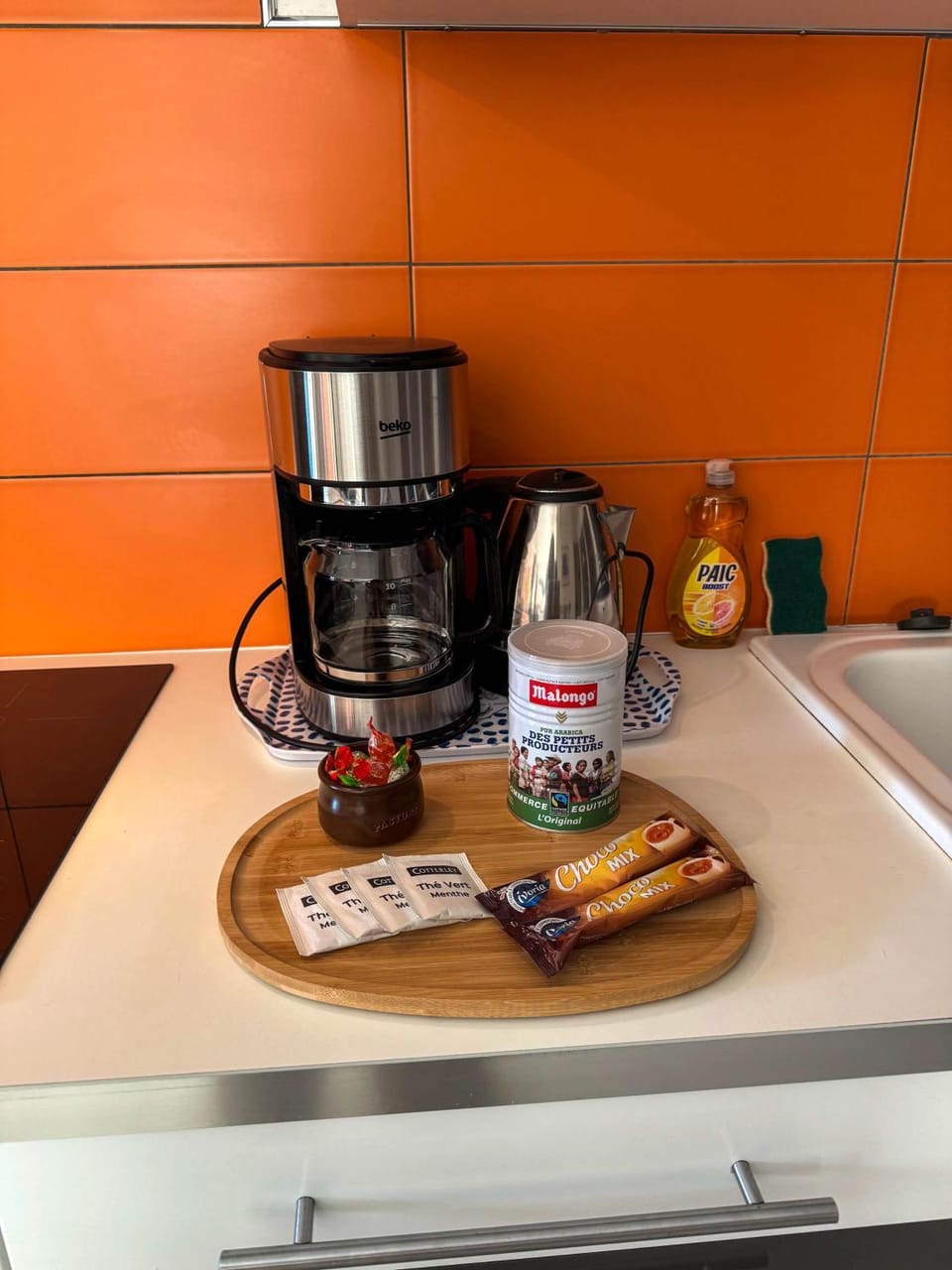 Coffee/tea facilities, toaster